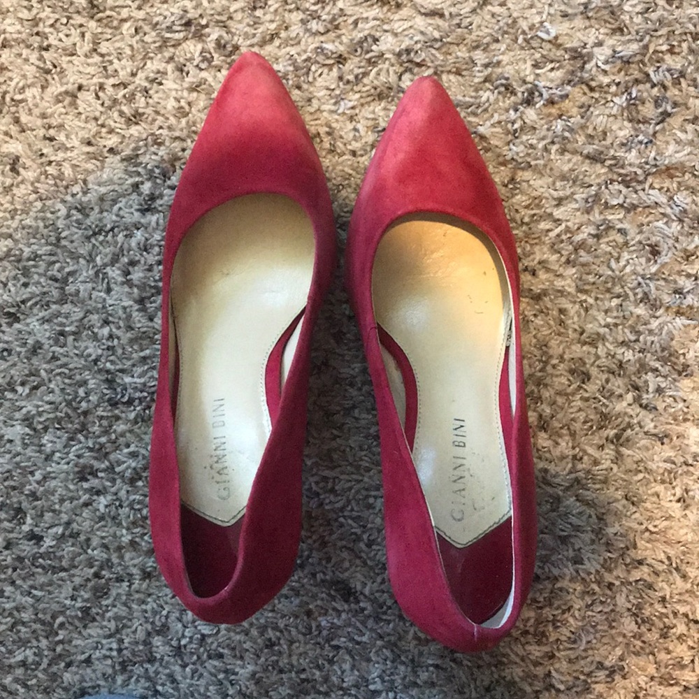 Gianni Bini red pump